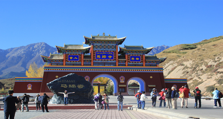 张掖马蹄寺半日游纯玩【绝壁石窟+祁连山美景】