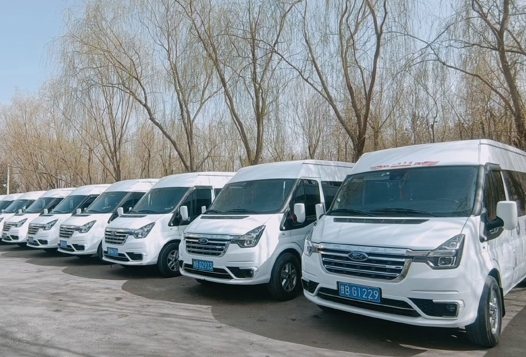 青海甘肃大环线包车9座高端包车定制